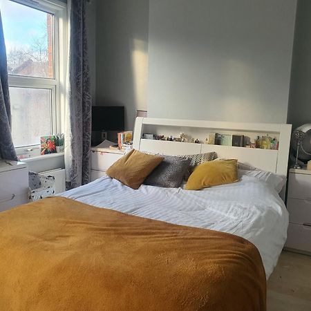 Trehurst London Bagian luar foto